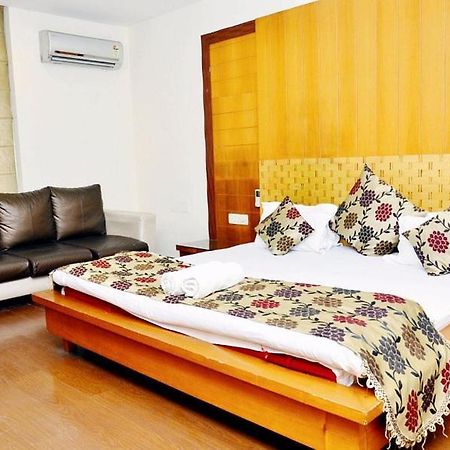 Hotel Mandakini Plaza Kanpur Luaran gambar