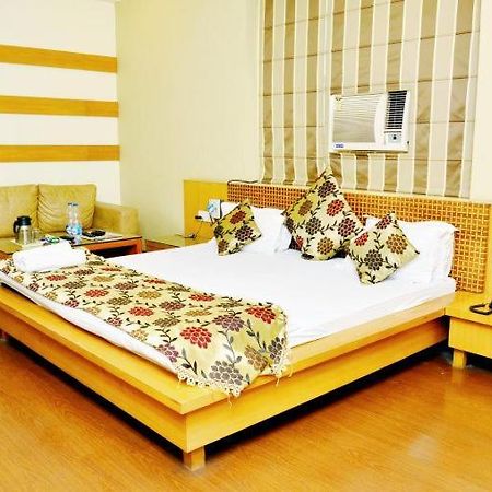 Hotel Mandakini Plaza Kanpur Luaran gambar