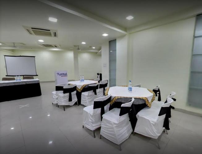 Hotel Mandakini Plaza Kanpur Luaran gambar