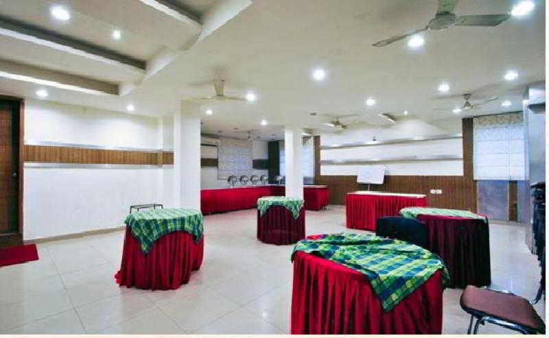 Hotel Mandakini Plaza Kanpur Luaran gambar