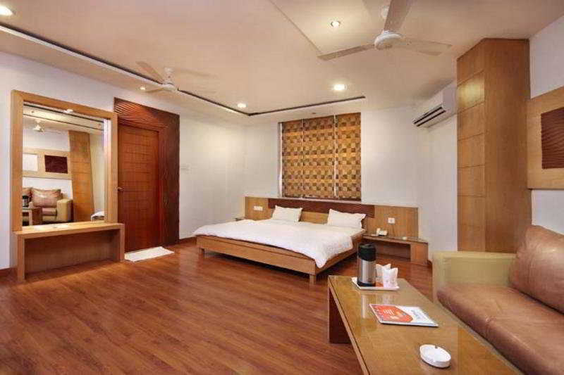 Hotel Mandakini Plaza Kanpur Bilik gambar